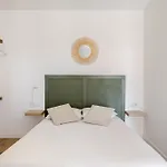 Tiny House With Sunset Over The Ocean 펜션 *